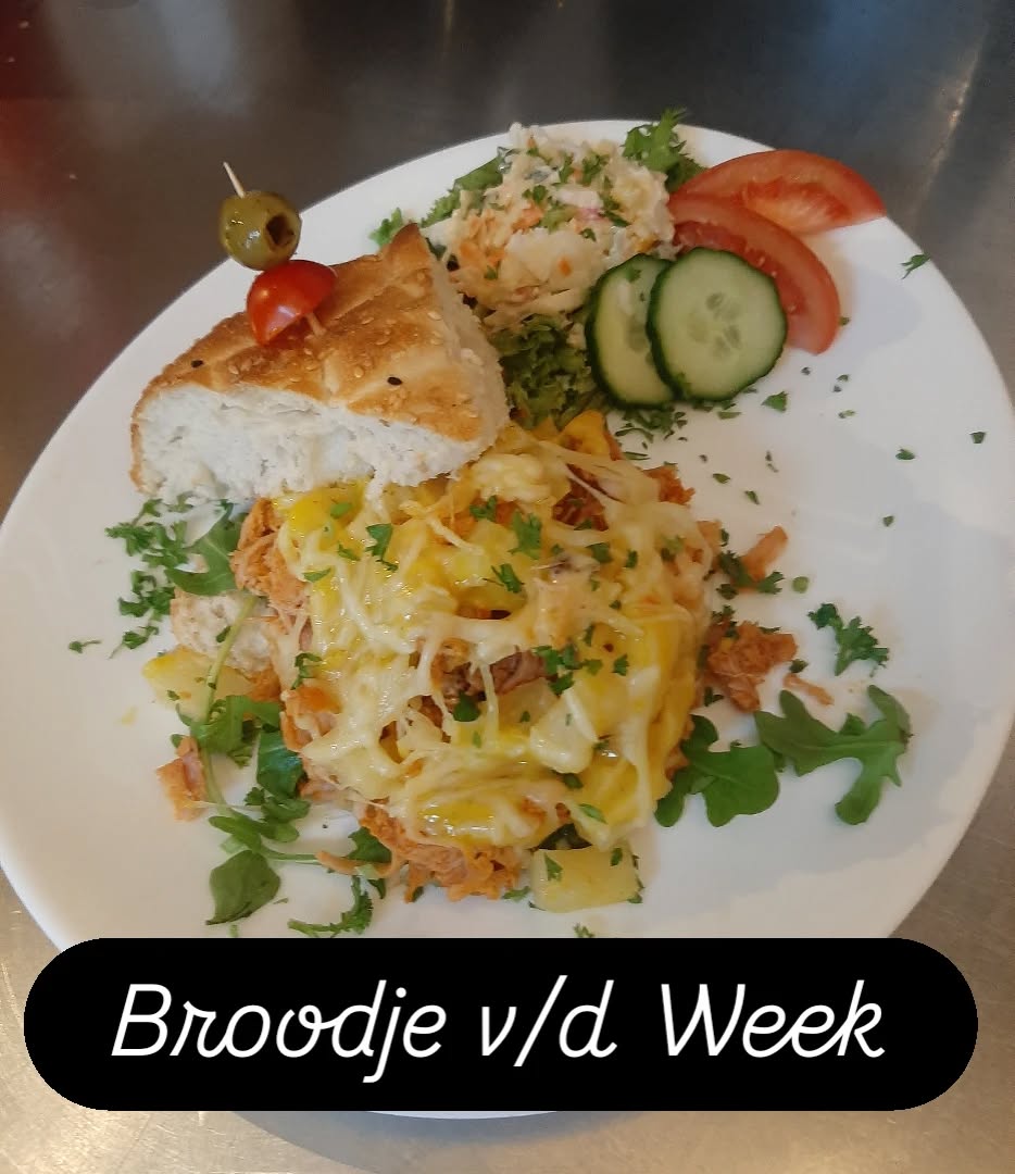 Nieuw .... broodje van de week
Turksbrood met pulled chicken ananas , kerriesaus gegratineerd met kaas 😋